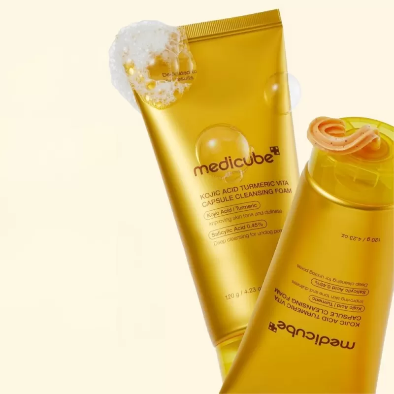 Limpiador Facial Medicube Kojic Acid Turmeric Vita Capsule Cleansing Foam 0.45% Salicylic Acid - 120g