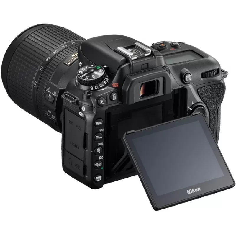 Cámara Digital Nikon D7500 Kit 18-140mm VR - Black